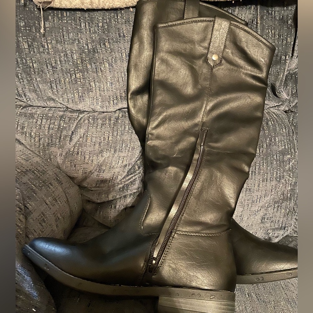 Size 7.5 knee boots - Picture 3 of 4